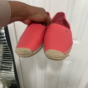 Calvin Klein Coral color, worn twice on a cruise. Very comfy. looks new